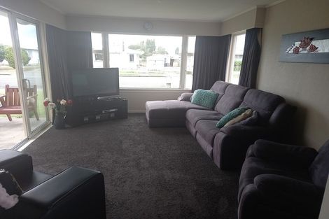 Photo of property in 3 Carlyle Street, Tuatapere, 9620