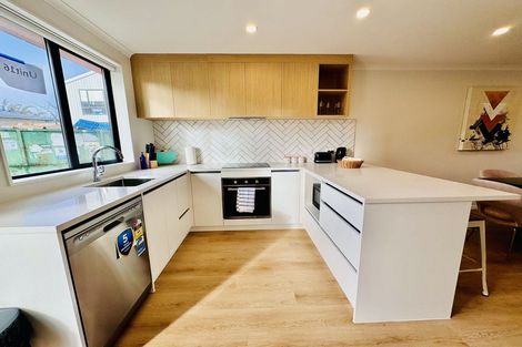 Photo of property in 2/31 Normandy Place, Henderson, Auckland, 0610