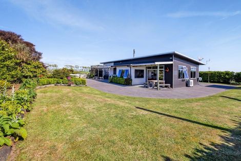 Photo of property in 5674 Mountain Road, Normanby, Hawera, 4673