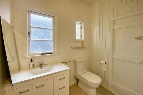 Photo of property in 1/227 Onewa Road, Birkenhead, Auckland, 0626