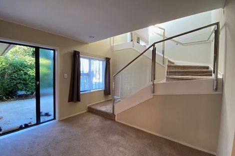 Photo of property in 5 Fielding Crescent, Farm Cove, Auckland, 2012