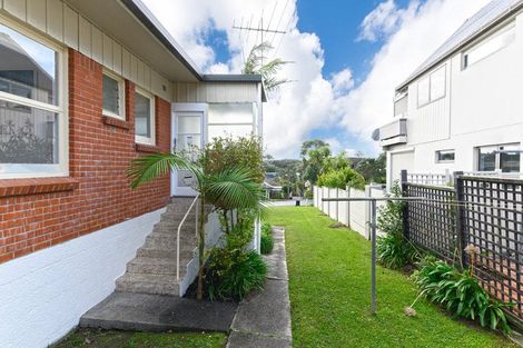 Photo of property in 1/5 Whitby Crescent, Mairangi Bay, Auckland, 0630