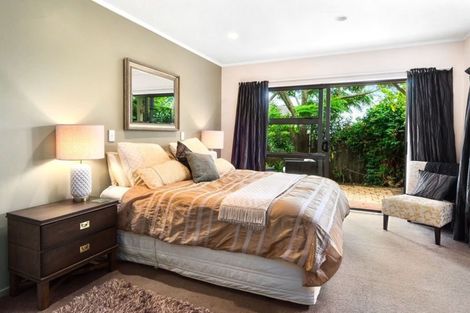 Photo of property in 1/131 Carlisle Road, Northcross, Auckland, 0632