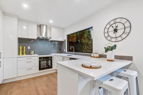 Photo of property in 2/73 Bond Crescent, Forrest Hill, Auckland, 0620