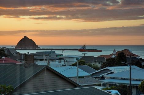 Photo of property in 244a Saint Aubyn Street, New Plymouth, 4310