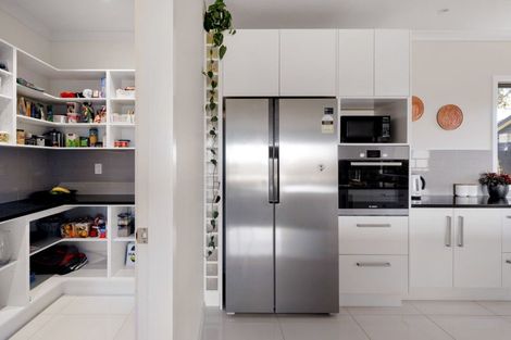 Photo of property in 22 Miranda Place, Flagstaff, Hamilton, 3210