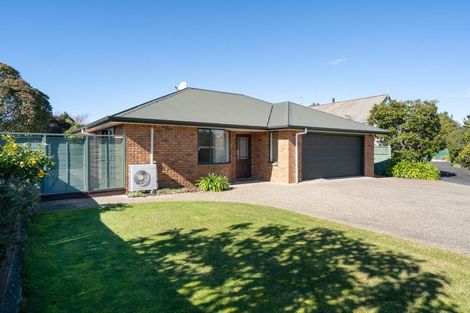 Photo of property in 27 Bowen Street, Cambridge, 3434