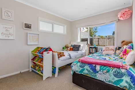 Photo of property in 42 Main Road, Titahi Bay, Porirua, 5022