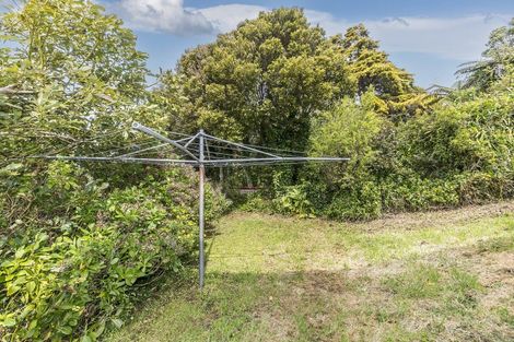 Photo of property in 9 Blandford Way, Newlands, Wellington, 6037