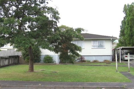 Photo of property in 1/26 Fitzherbert Avenue, West Harbour, Auckland, 0618