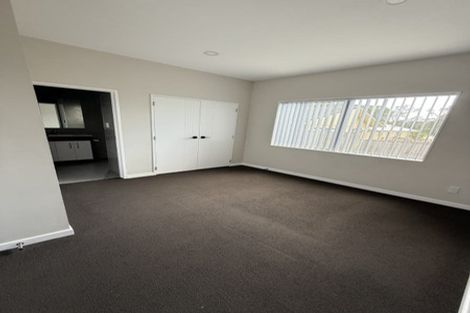 Photo of property in 4 Kearney Place, Massey, Auckland, 0614