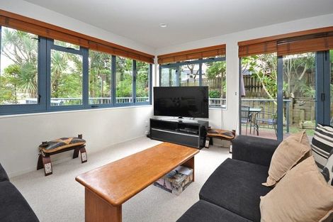 Photo of property in 8/12 Pannill Place, Oteha, Auckland, 0632