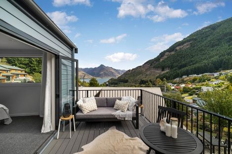 Photo of property in 214 Fernhill Road, Sunshine Bay, Queenstown, 9300