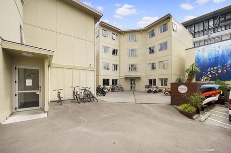 Photo of property in Basin Reserve Complex, 12/4 Sussex Street, Mount Cook, Wellington, 6021