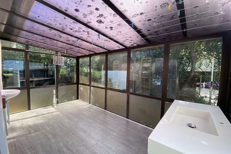 Photo of property in 54 Potter Avenue, Northcote, Auckland, 0627