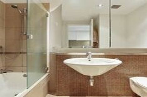 Photo of property in Latitude 37 East Apartments, 2l/20 Pakenham Street East, Auckland Central, Auckland, 1010