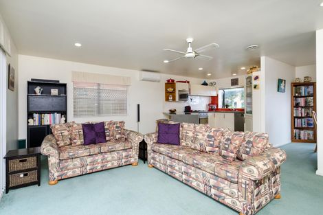 Photo of property in 30 San Bernadino Drive, Henderson, Auckland, 0612