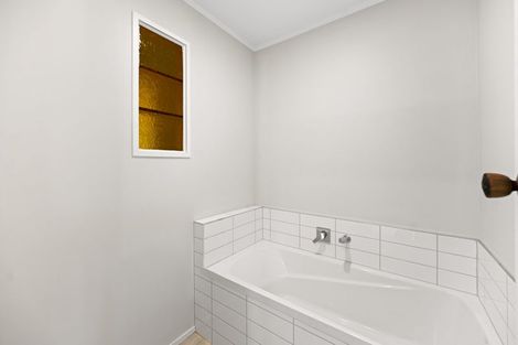 Photo of property in 83 Gilbass Avenue, Hamilton Lake, Hamilton, 3204