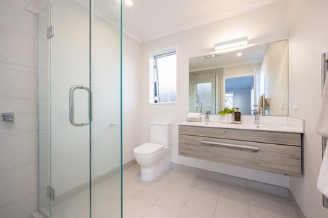 Photo of property in 21 Headland Drive, Long Bay, Auckland, 0630