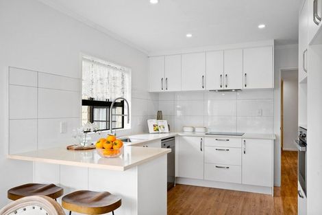 Photo of property in 206 Whitford Road, Shamrock Park, Auckland, 2016