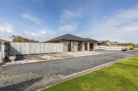 Photo of property in 25c Dolphin Parade, Bell Block, New Plymouth, 4312