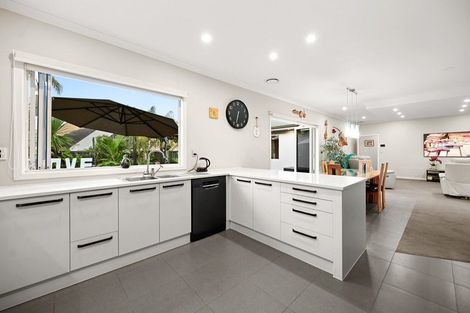 Photo of property in 22 Gibbston Close, Huntington, Hamilton, 3210