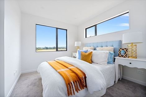 Photo of property in 44 Taipahitini Road, Rosehill, 2113