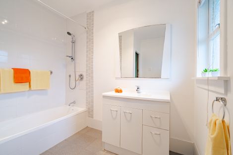 Photo of property in 330 Glengarry Road, Glen Eden, Auckland, 0602