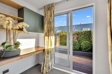 Photo of property in 6 Dunkeld Lane, Redcliffs, Christchurch, 8081