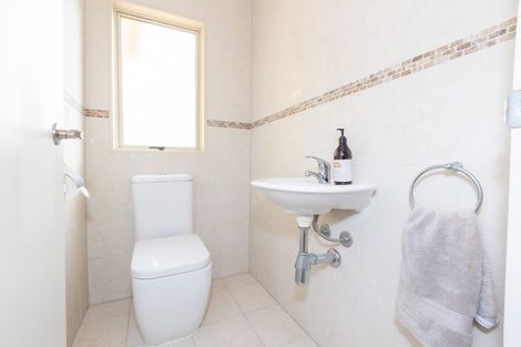 Photo of property in 40 Monte Cassino Place, Birkdale, Auckland, 0626