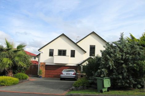 Photo of property in 3 Ramoana Mews, Shelly Park, Auckland, 2014