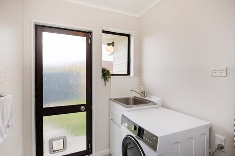 Photo of property in 46 Chatsworth Place, Highbury, Palmerston North, 4412