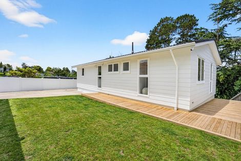 Photo of property in 17 Lysander Crescent, Beach Haven, Auckland, 0626