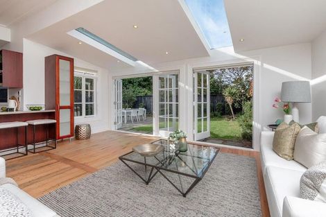Photo of property in 35 St Marys Road, Saint Marys Bay, Auckland, 1011