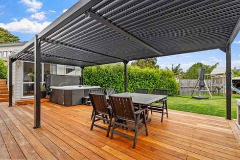 Photo of property in 267 Vipond Road, Stanmore Bay, Whangaparaoa, 0932