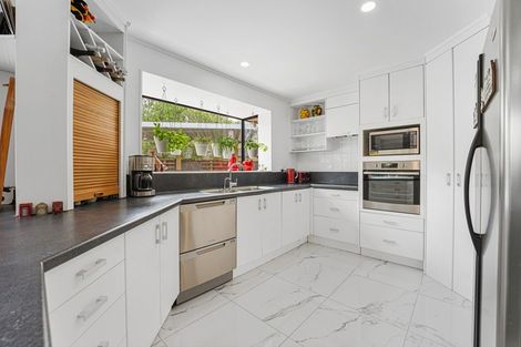 Photo of property in 21a Kinross Drive, Merrilands, New Plymouth, 4312