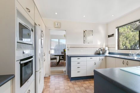 Photo of property in 13a Norton Park Avenue, Fairfield, Lower Hutt, 5011