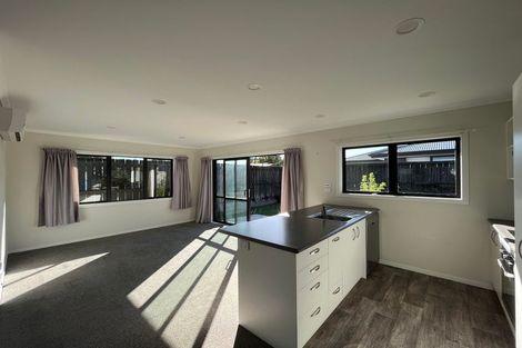 Photo of property in 1/10 Heath Street, Saint Andrews, Hamilton, 3200