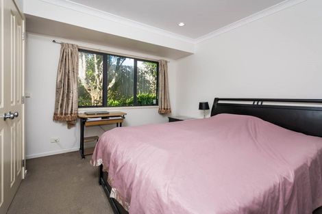 Photo of property in 10 Scarlet Oak Drive, Schnapper Rock, Auckland, 0632