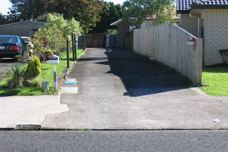 Photo of property in 1/45 Edgewater Drive, Pakuranga, Auckland, 2010