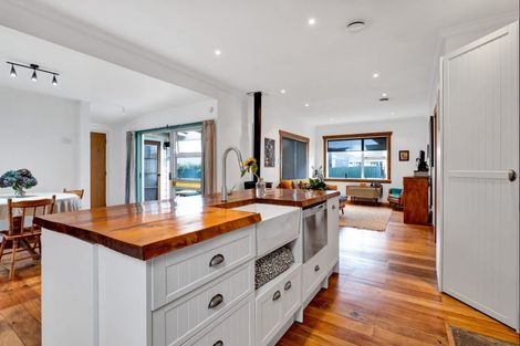 Photo of property in 7 Seddon Street, Westown, New Plymouth, 4310