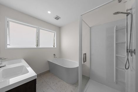 Photo of property in 4 Range Road, Swanson, Auckland, 0816