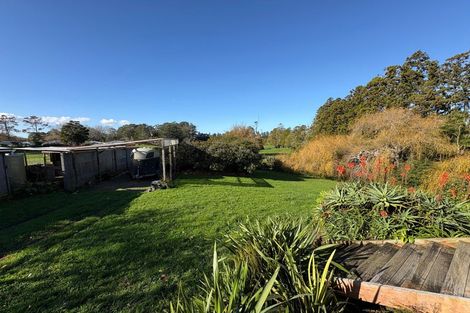 Photo of property in 240 Riverhead Road, Kumeu, 0892