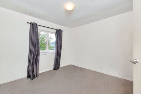 Photo of property in 2/64 Browns Bay Road, Rothesay Bay, Auckland, 0630