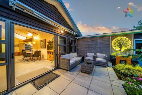 Photo of property in 27 Holyoake Crescent, Avalon, Lower Hutt, 5011