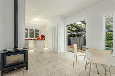 Photo of property in 4 Awatea Terrace, Hokowhitu, Palmerston North, 4410