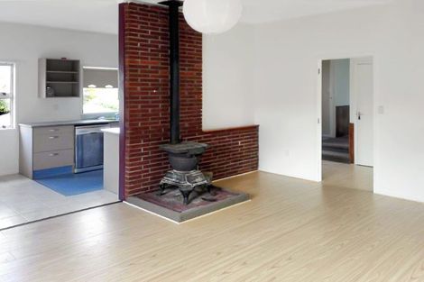 Photo of property in 25 Fitzherbert Avenue, West Harbour, Auckland, 0618