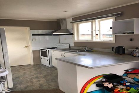 Photo of property in 7 Alma Street, Te Atatu South, Auckland, 0610