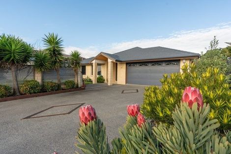 Photo of property in 196 Tutere Street, Waikanae Beach, Waikanae, 5036