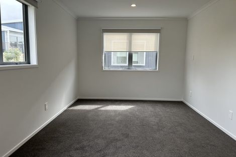 Photo of property in 15 Koreke Close, Kenepuru, Porirua, 5022